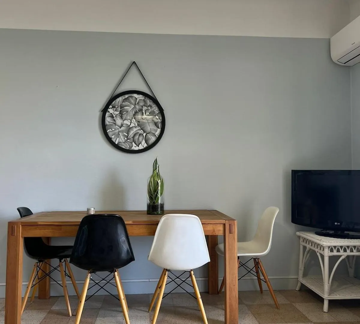 Bright And Spacious 1 Bedroom Apartment With Sofa Bed In Living Room , French Riviera Saint-Laurent-du-Var