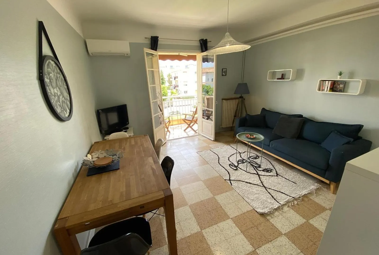 Bright And Spacious 1 Bedroom Apartment With Sofa Bed In Living Room , French Riviera Saint-Laurent-du-Var Γαλλία